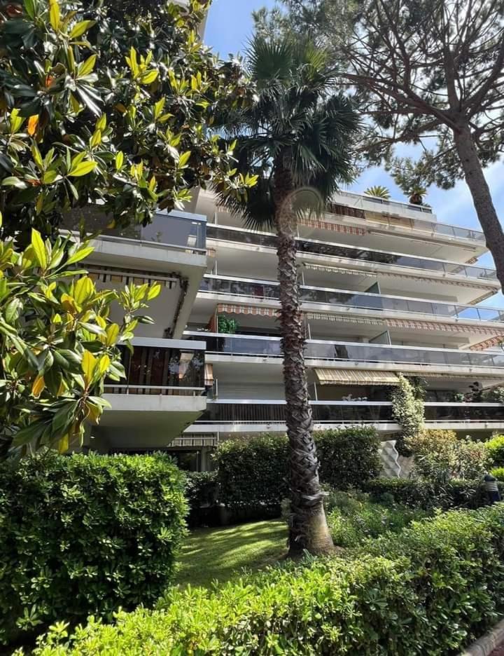 Juan Les Pins Tanit Studio Climatise Vue Sur Mer Piscine Antibes Esterno foto