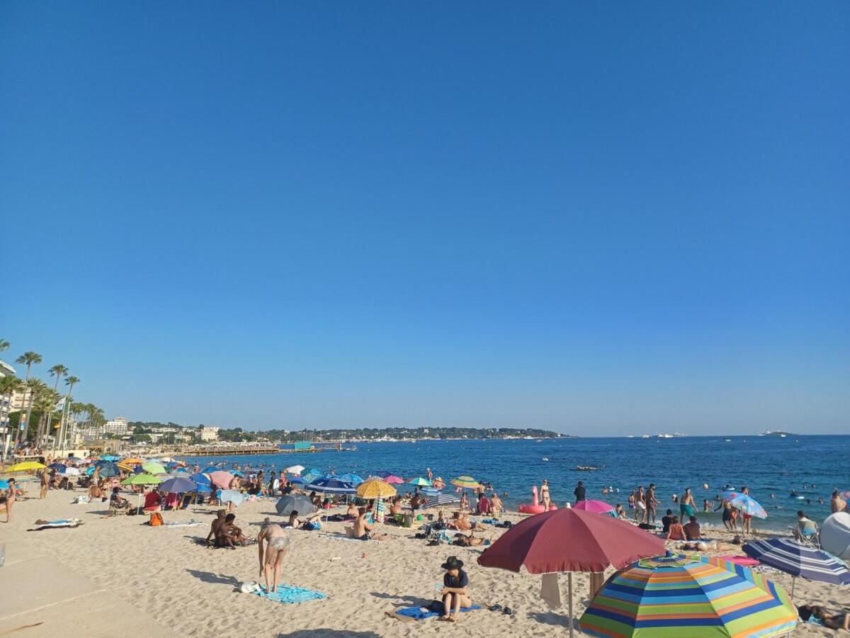 Juan Les Pins Tanit Studio Climatise Vue Sur Mer Piscine Antibes Esterno foto
