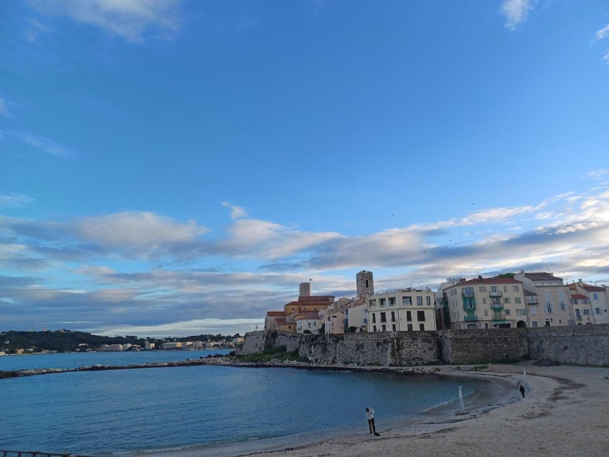 Juan Les Pins Tanit Studio Climatise Vue Sur Mer Piscine Antibes Esterno foto