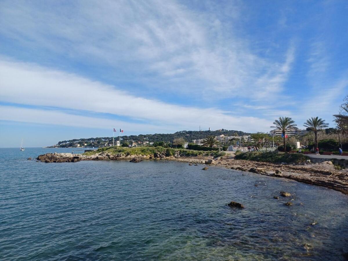 Juan Les Pins Tanit Studio Climatise Vue Sur Mer Piscine Antibes Esterno foto